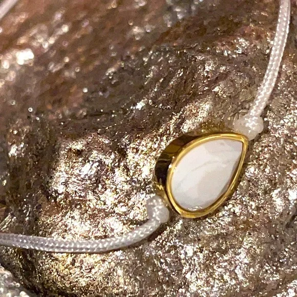 New GORJANA 18k gold plated “CALMING” bracelet - Picture 8 of 17